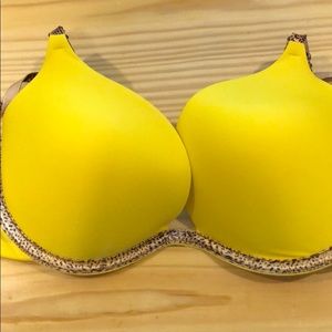 Victoria’s Secret Very Sexy 36c push up bra